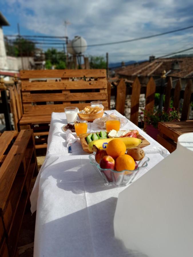 Guest House Maria - Berat Castle エクステリア 写真