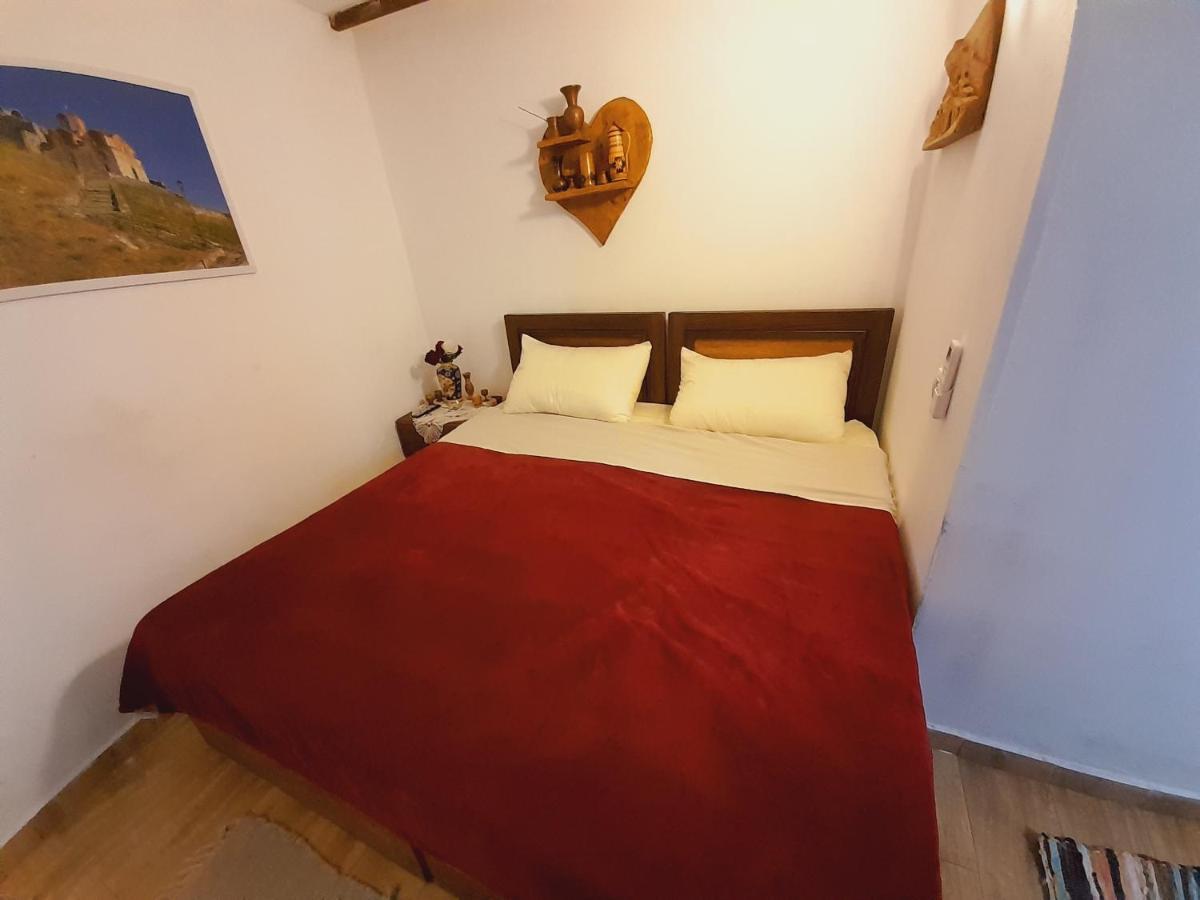 Guest House Maria - Berat Castle エクステリア 写真